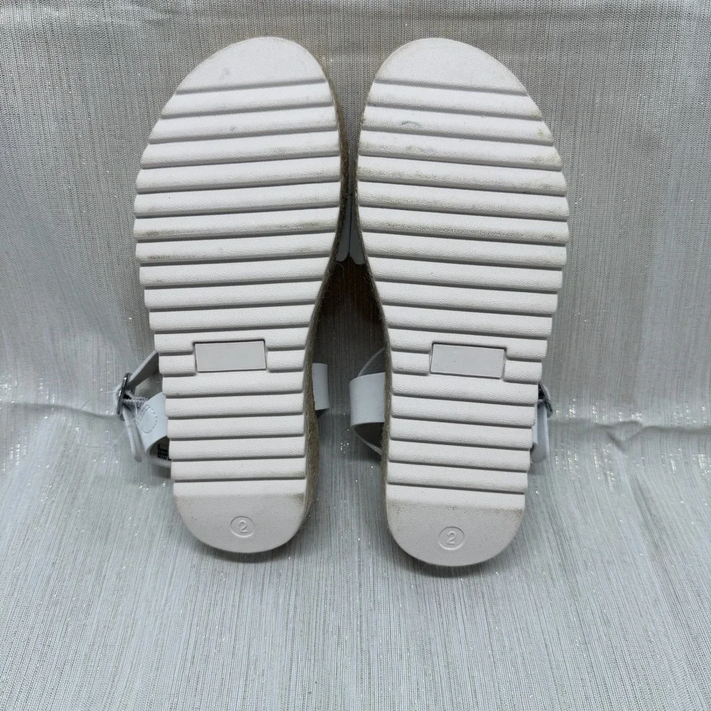 Cat & Jack Girls White Floral Laser Cut Platform Sandals Espadrille Size 2